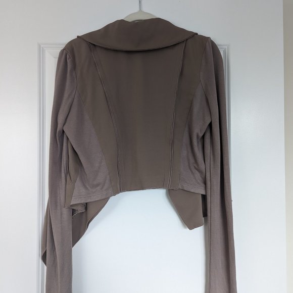 bar III asymmetrical jacket/cardigan with zipper - Picture 4 of 4